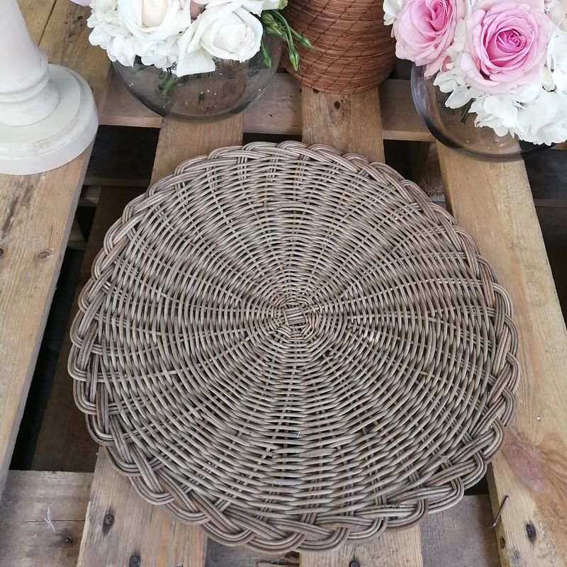 Low Wicker Plates